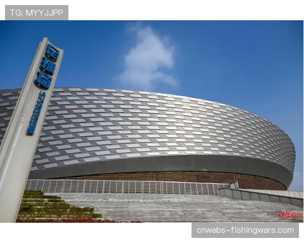 凤凰山专业足球场启动二期改造，增设3000个座位